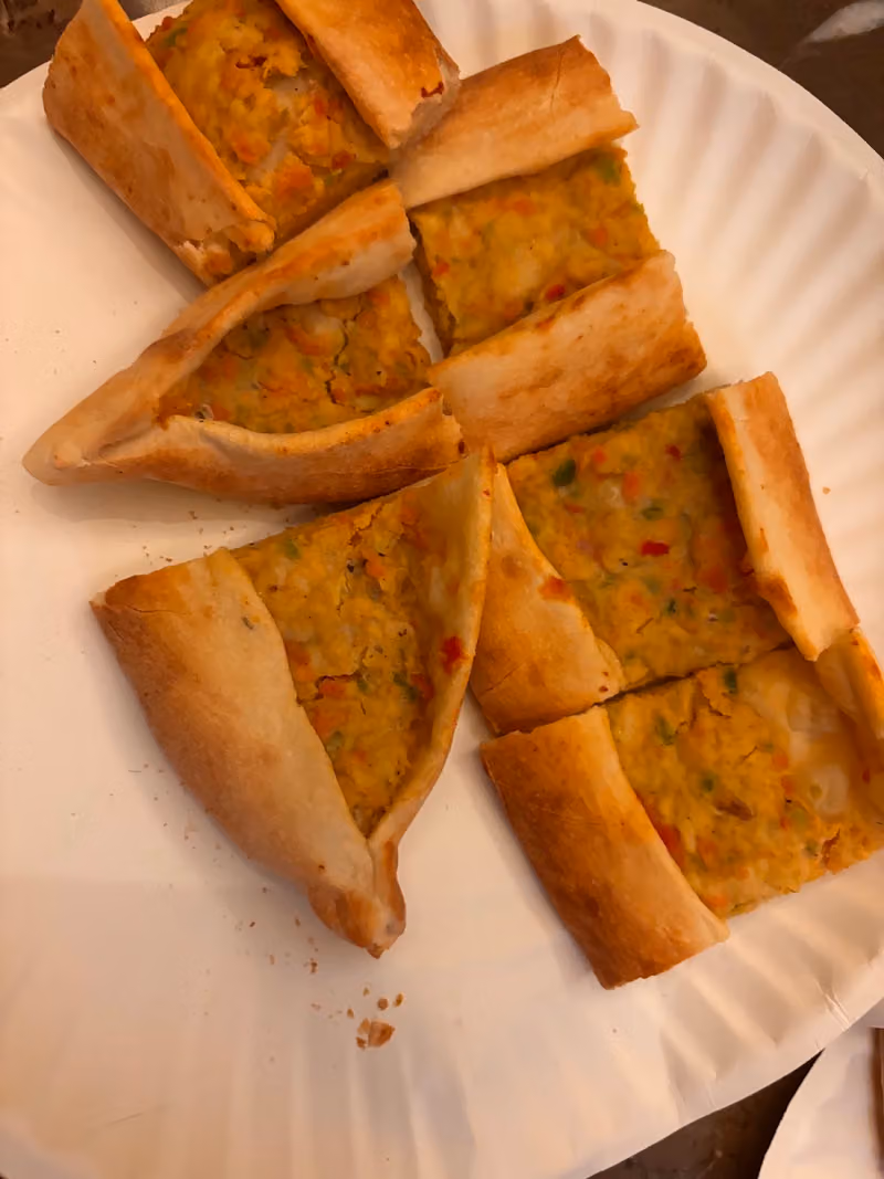 قمة عدنان
