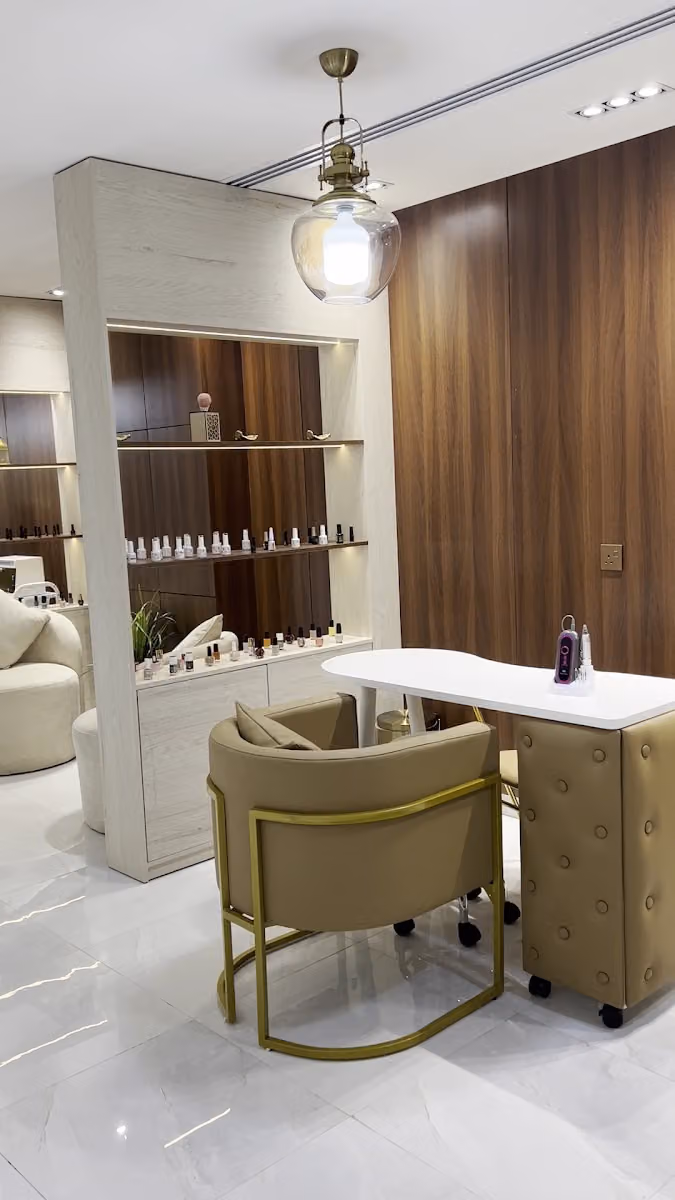 قمة الاخلاص للاسترخاء والتزيين النسائي فرع الملقا Aliklas Beauty& Spa
