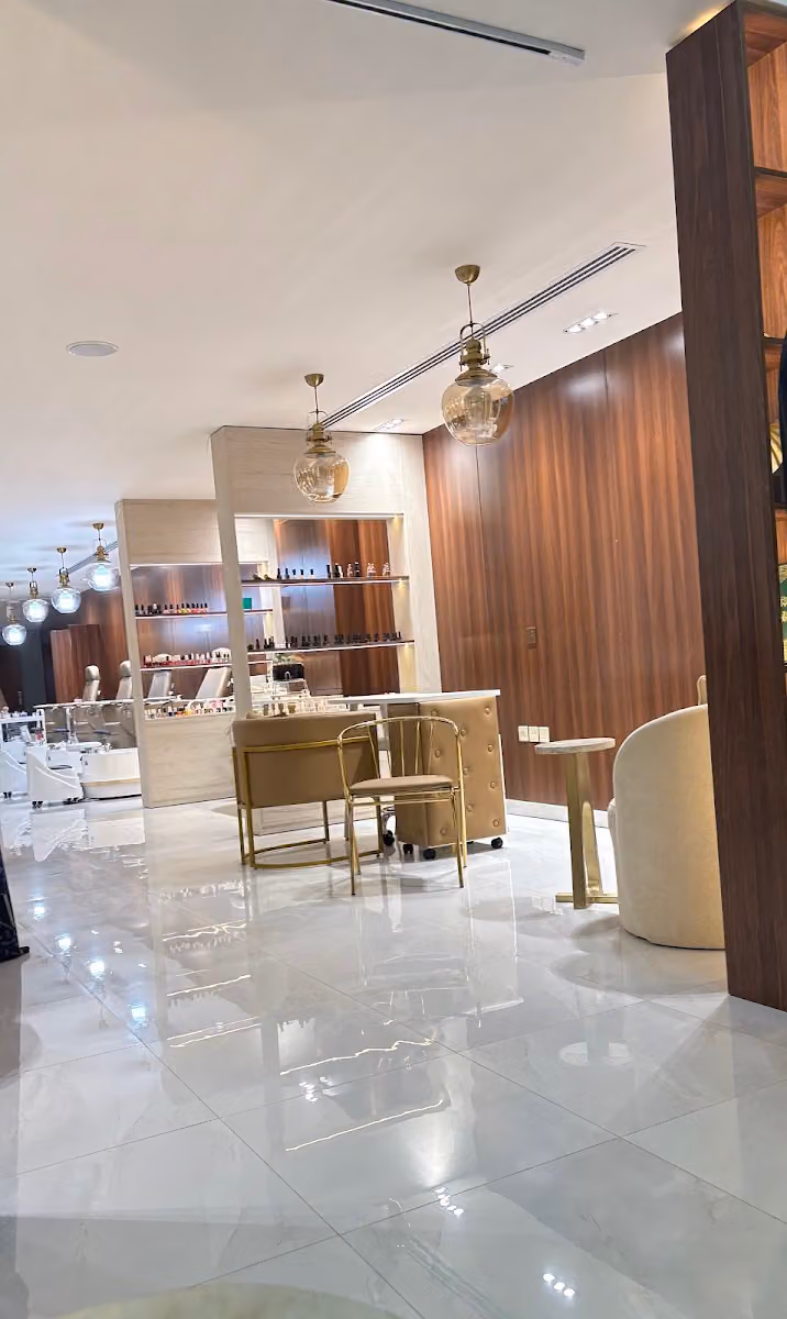 قمة الاخلاص للاسترخاء والتزيين النسائي فرع الملقا Aliklas Beauty& Spa
