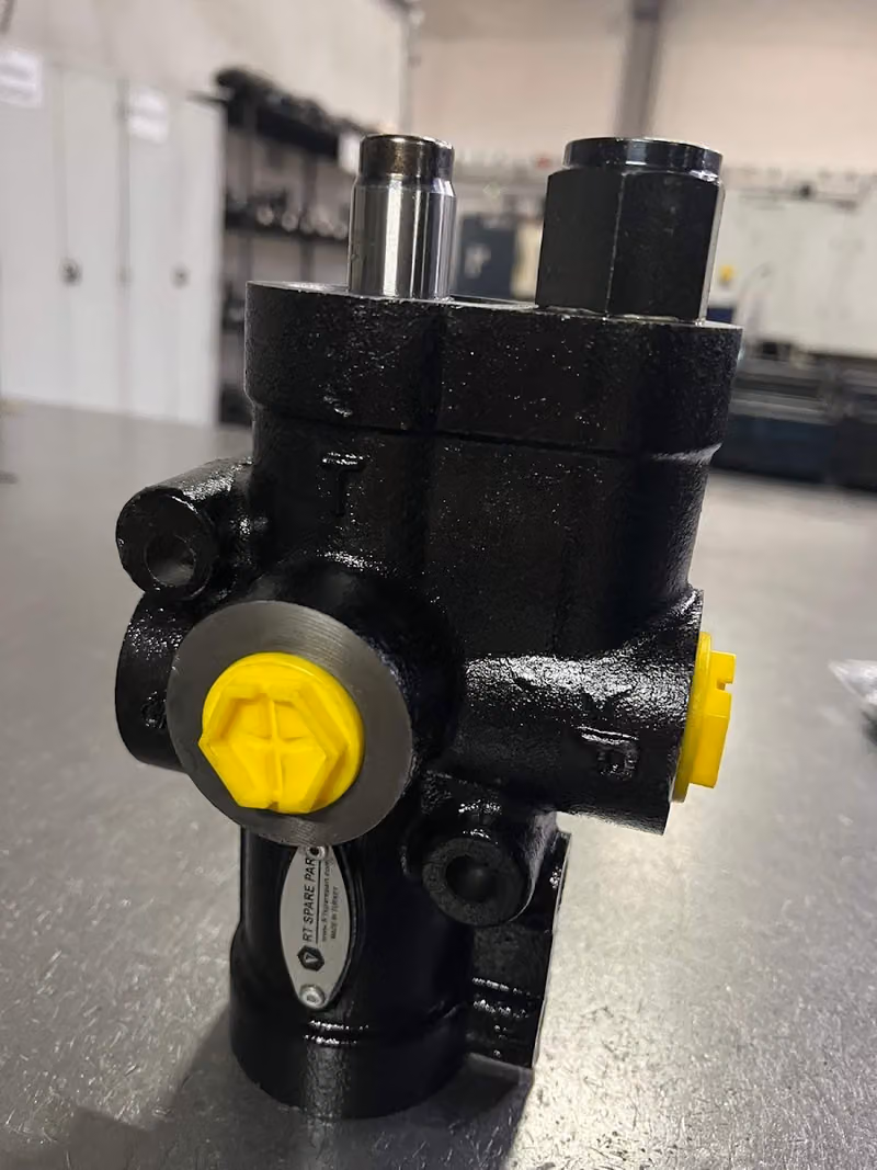 قطع غيار شاحنات - طرمبات قلاب - بساتم قلاب TRUCKS SPARE PART - HYDRAULIC PUMP - CYLINDERS