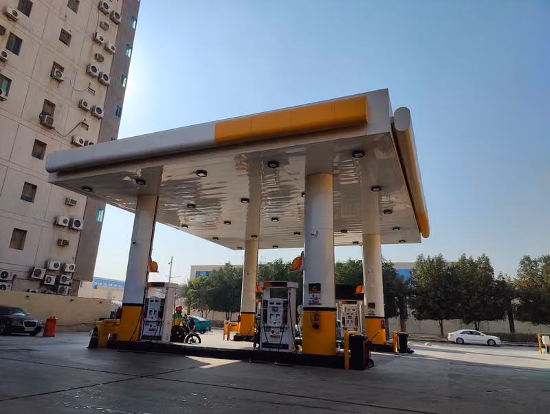 R038-Liter Gas Station | محطة لتر