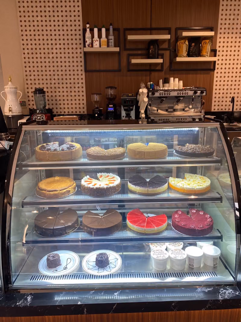 Rawnaq Cafe - رونق القهوة