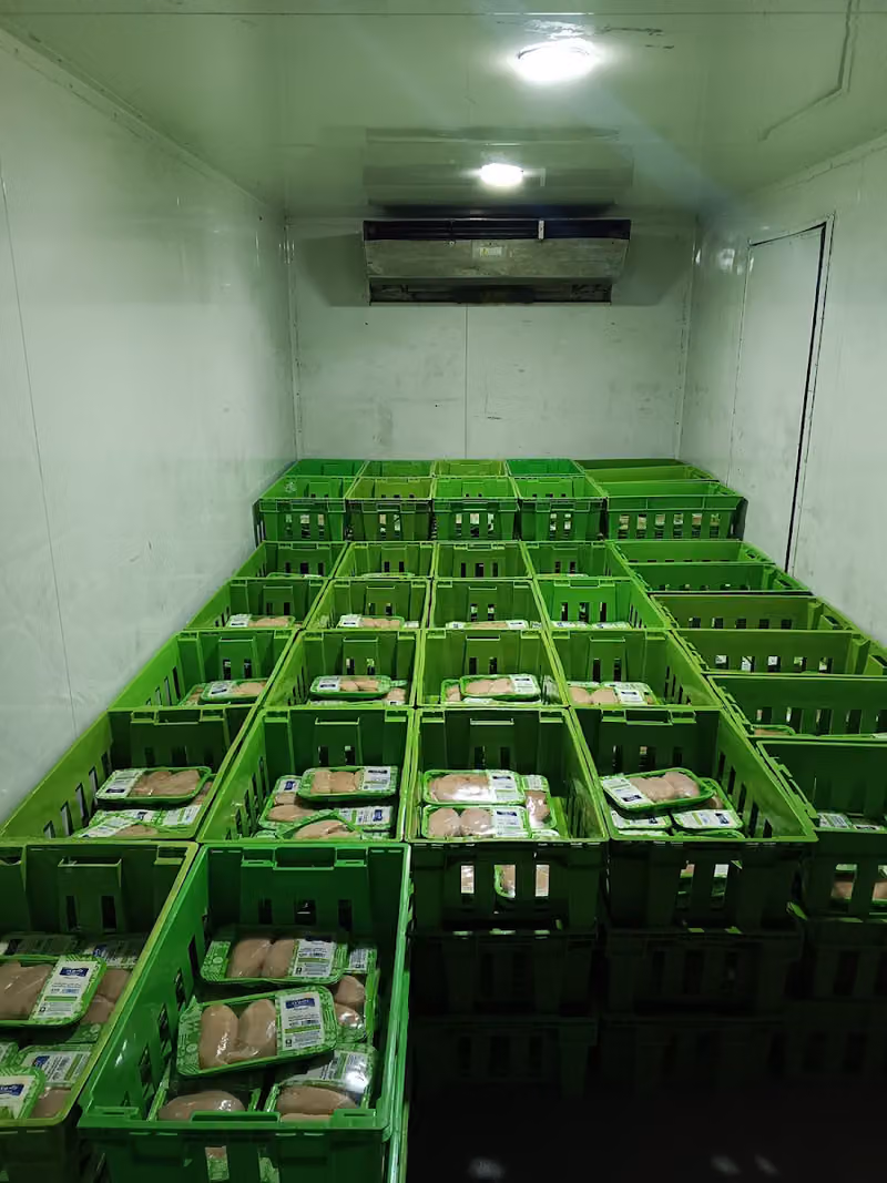 Refrigerated truck for rental Riyadh