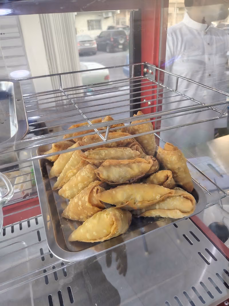 Restaurant Bangladeshi ( গ্রীন হাউস হোটেল এন্ড রেস্টুরেন্ট)