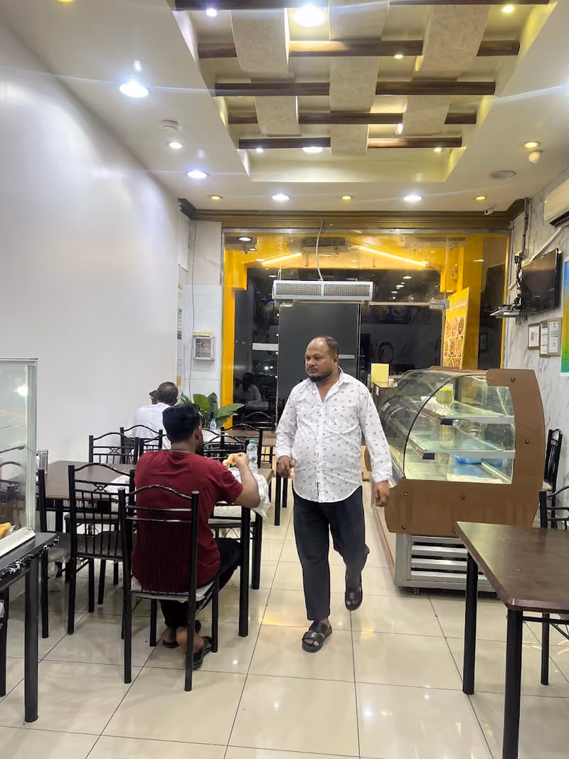 ভোজন বিলাস Restaurant مطعم بنغالي