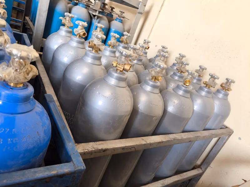 Riyadh Helium Gas Supply | هيليوم الرياض – مورد أسطوانات هيليوم