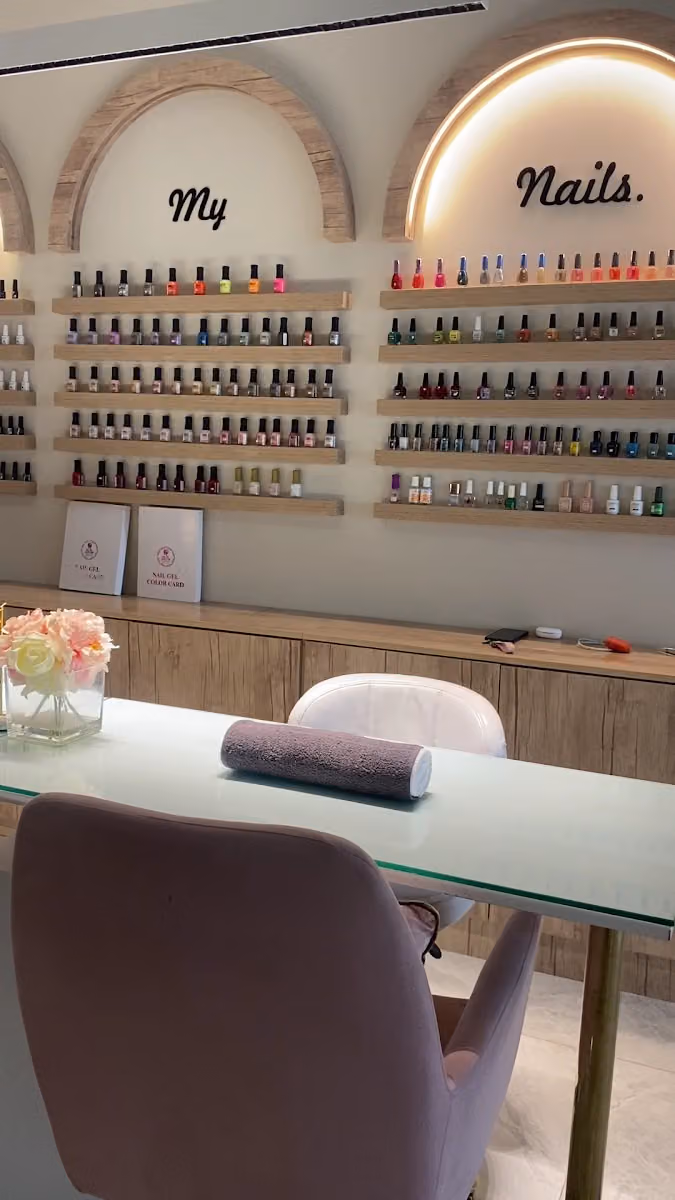 Roots Salon