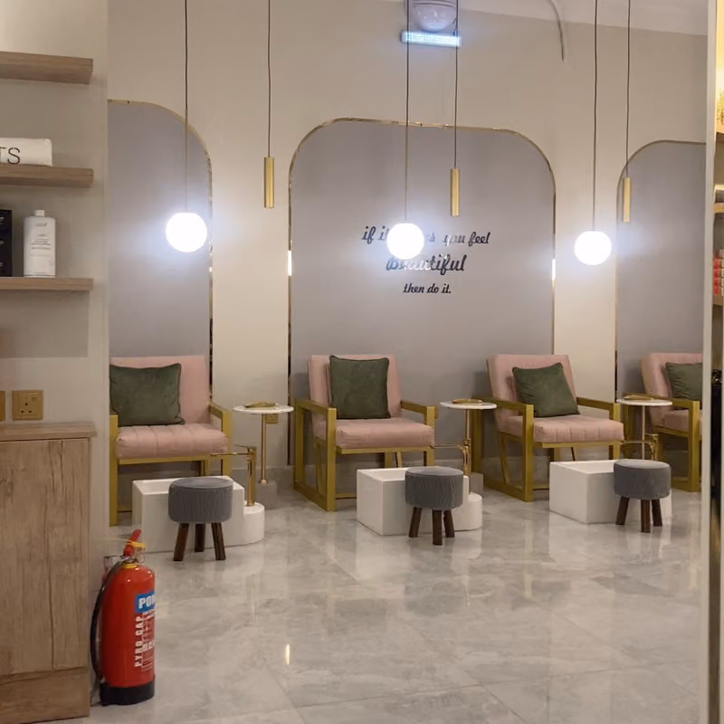 Roots Salon