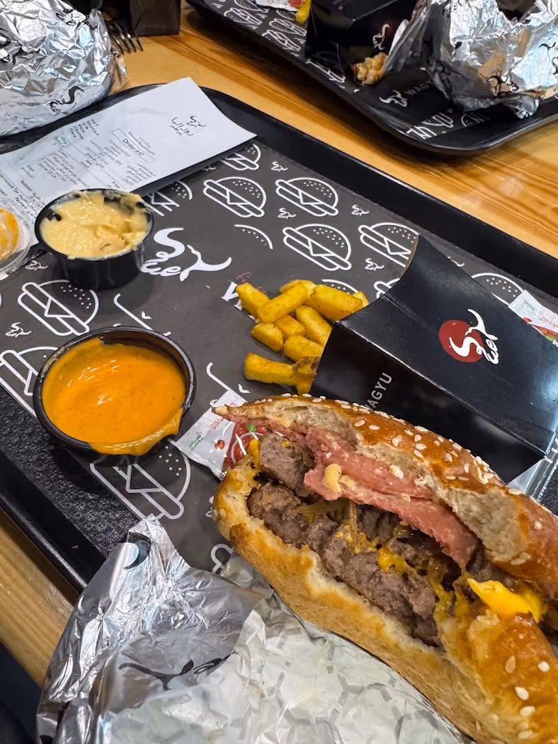 Rosalia Burger B14 روزاليا برجر