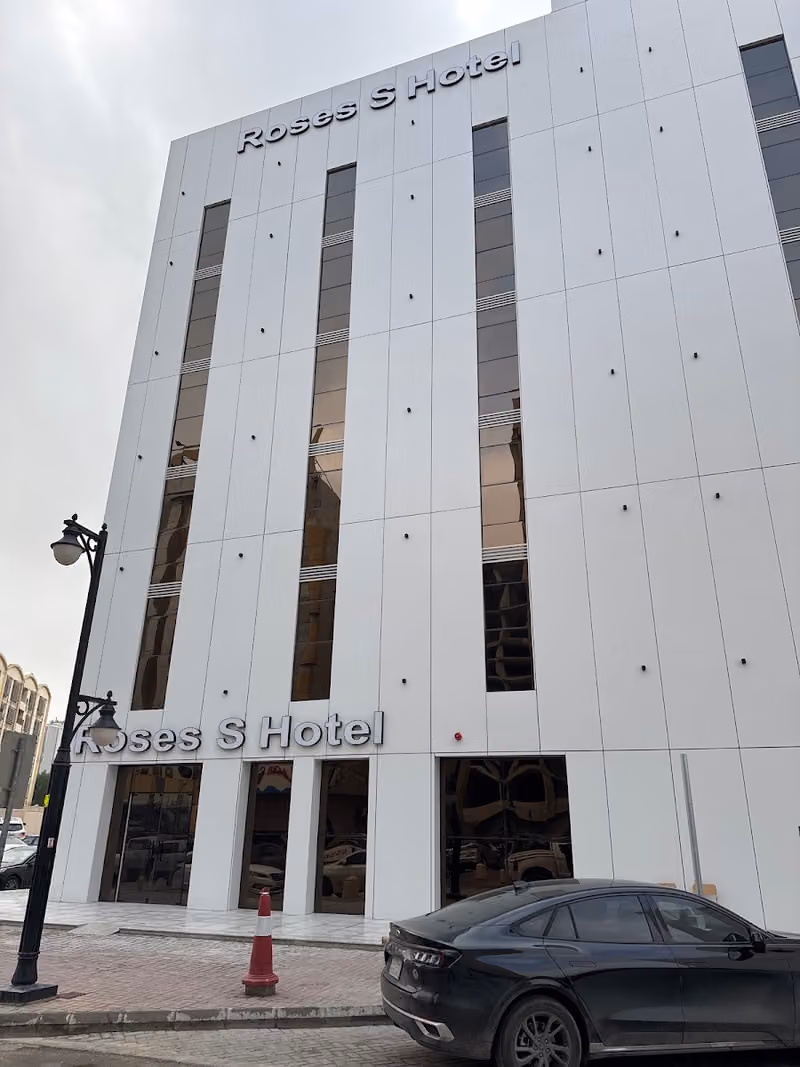Roses S Hotel