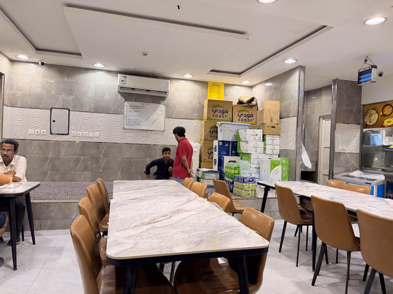 ROYAL RESTAURANT مطعم رويال