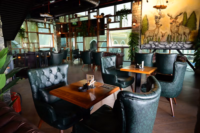 RRR Restaurant and Cafe مطعم وكافية تربل ار
