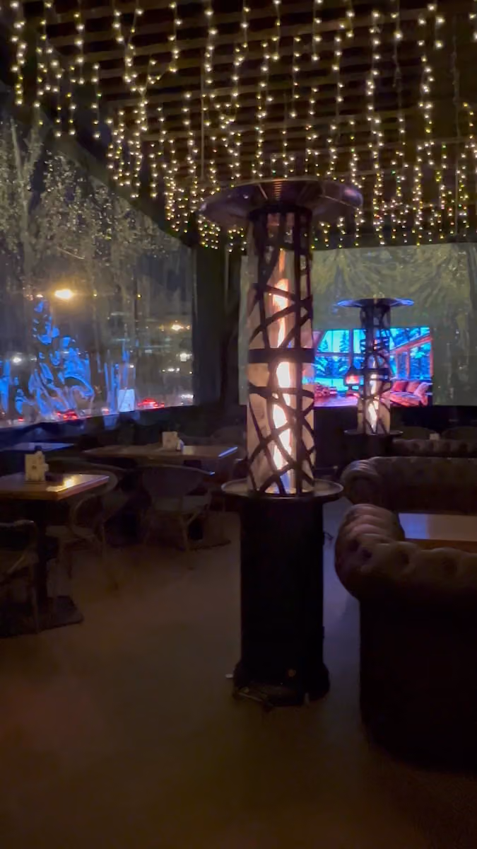 RRR Restaurant and Cafe مطعم وكافية تربل ار