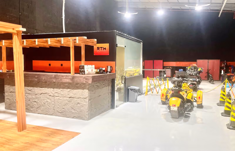 RTM The Garage - Lounge