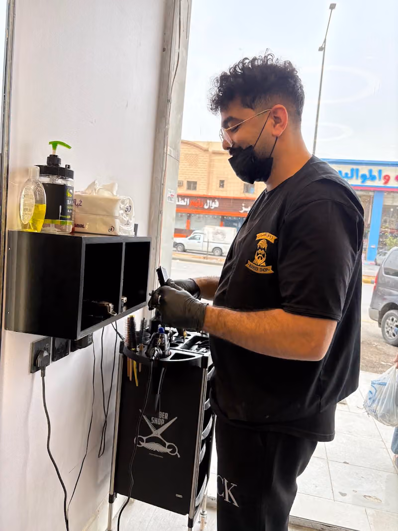 رونق القصات للحلاقه ✂️مشتل