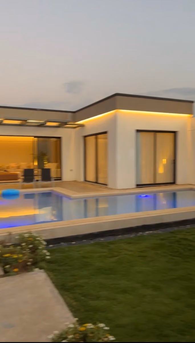 رووف ريزورت (ROoF RESORT)