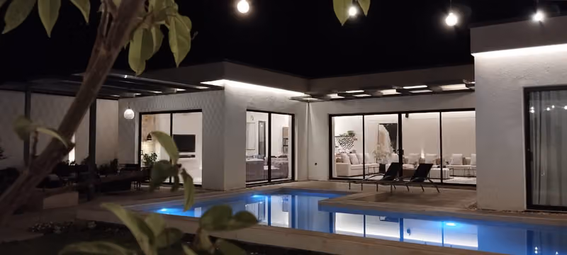 رووف ريزورت (ROoF RESORT)