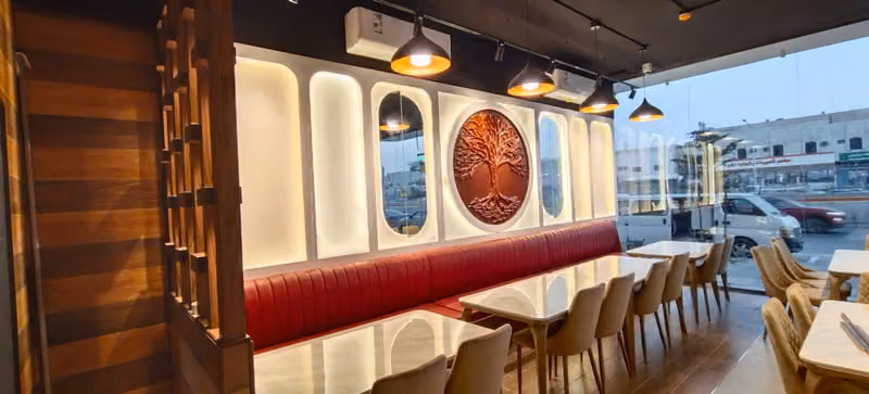 Saffron Tree Restaurant مطعم شجرة الزعفران