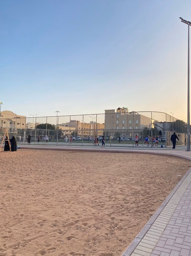 ساحة البلدية بحي غرناطة ( حديقة غرناطة )