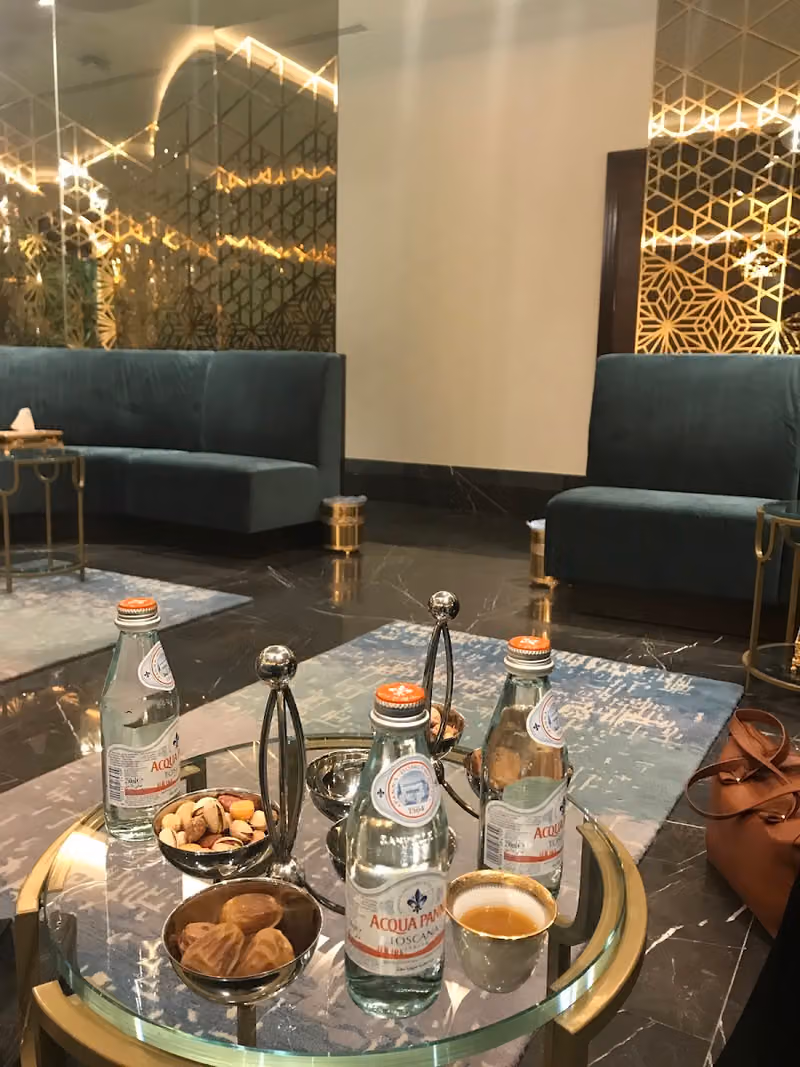 صالة التنفيذي (محلي)