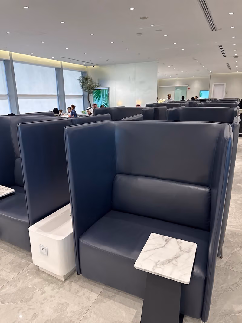 Nasmiles Lounge - Terminal 5