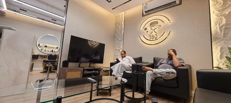 صالون ١٨٠ للحلاقة | salon 180