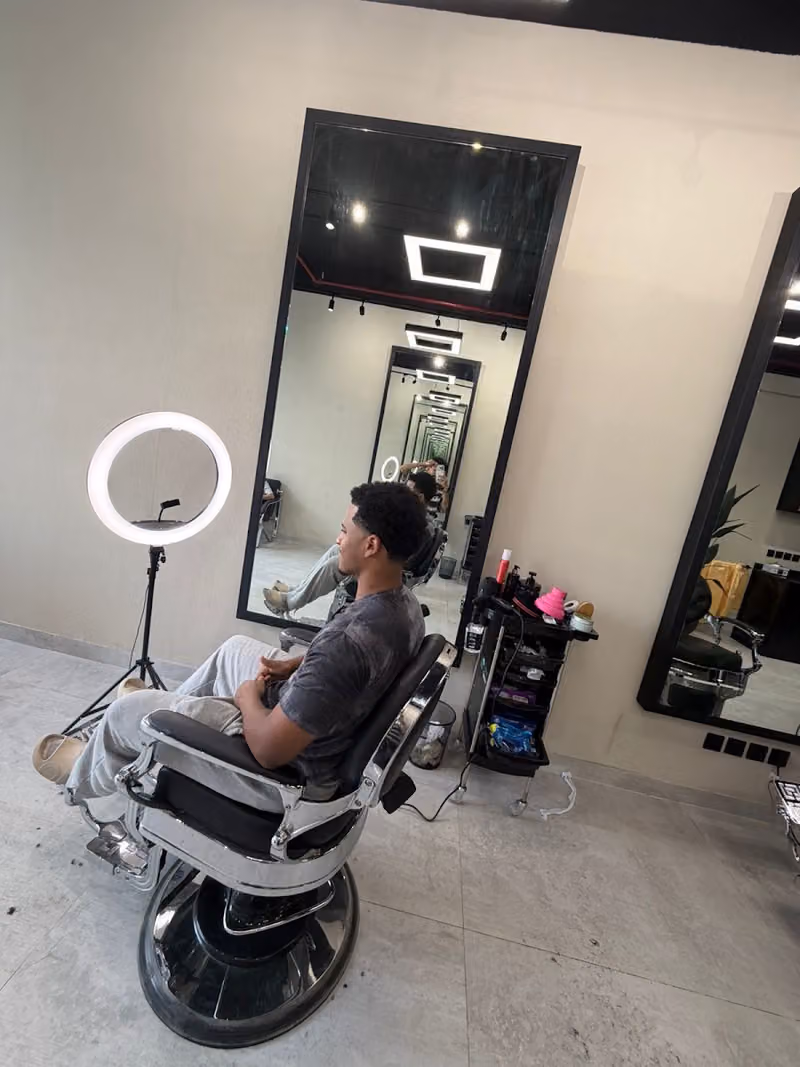 صالون 1894 للحلاقة الرجالية | BARBERSHOP 1894