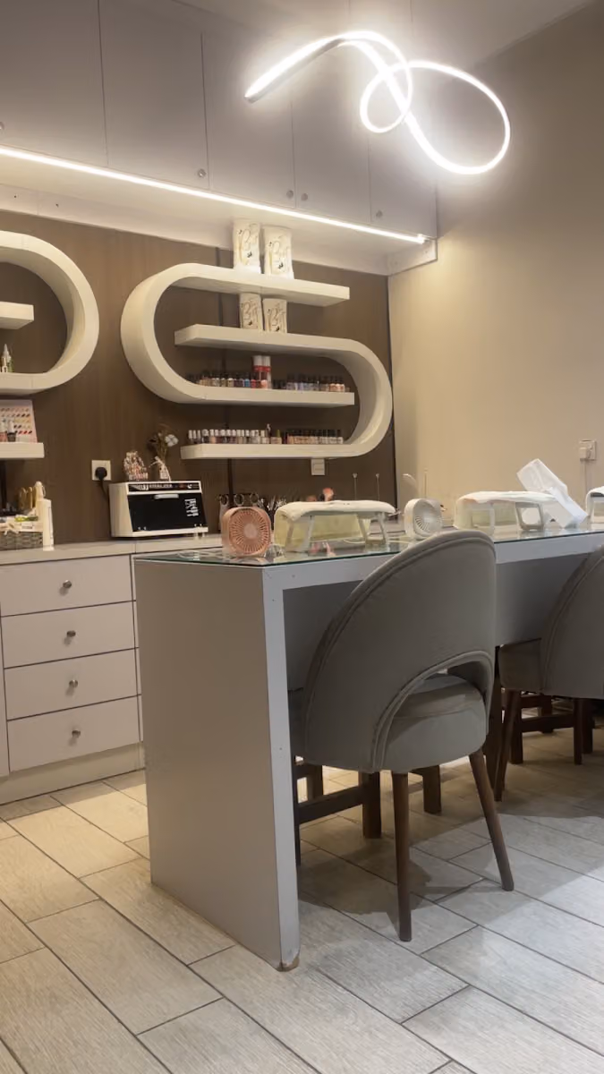 صالون افضل الأظافر- The Best nails