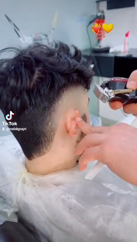 صالون العناية الاولى للحلاقة الرجالية