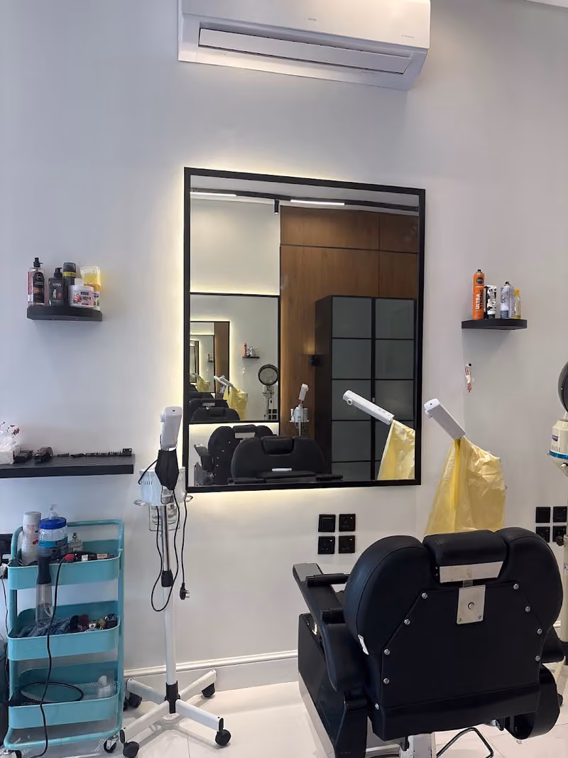 صالون المسار الازرق | Blue line Salon