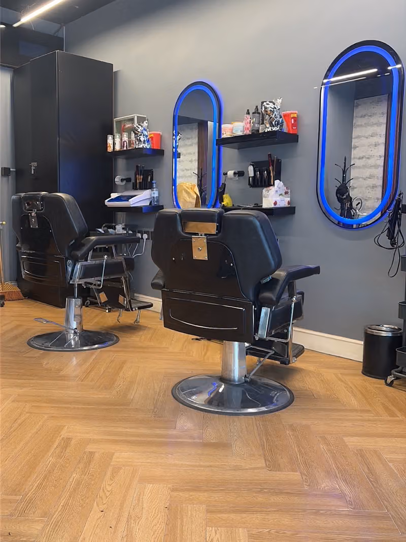 صالون المسار الازرق | Blue line salon