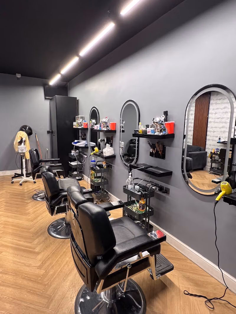 صالون المسار الازرق | Blue line salon