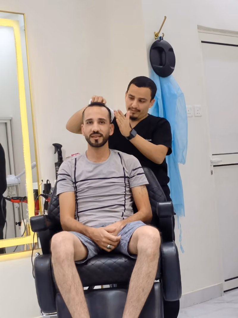 صالون اناقة اللمسات للحلاقة