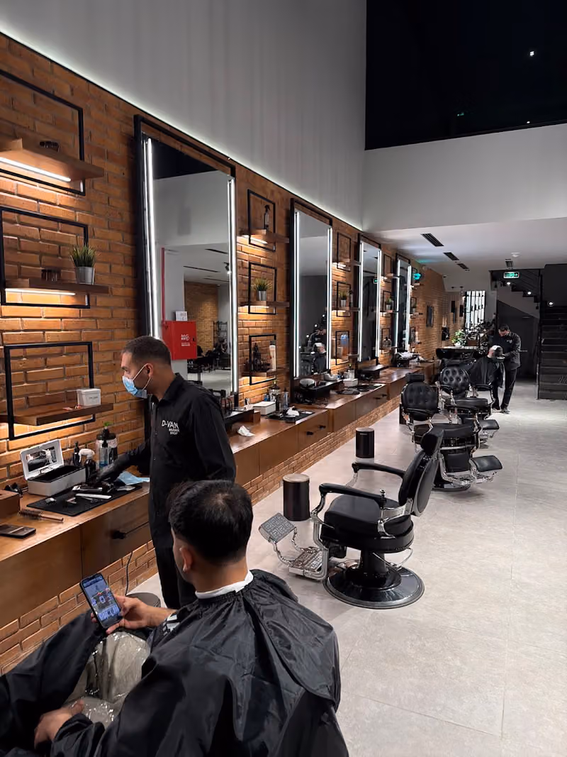 صالون ديفان حلاق (العارض) & DVAN BARBERSHOP