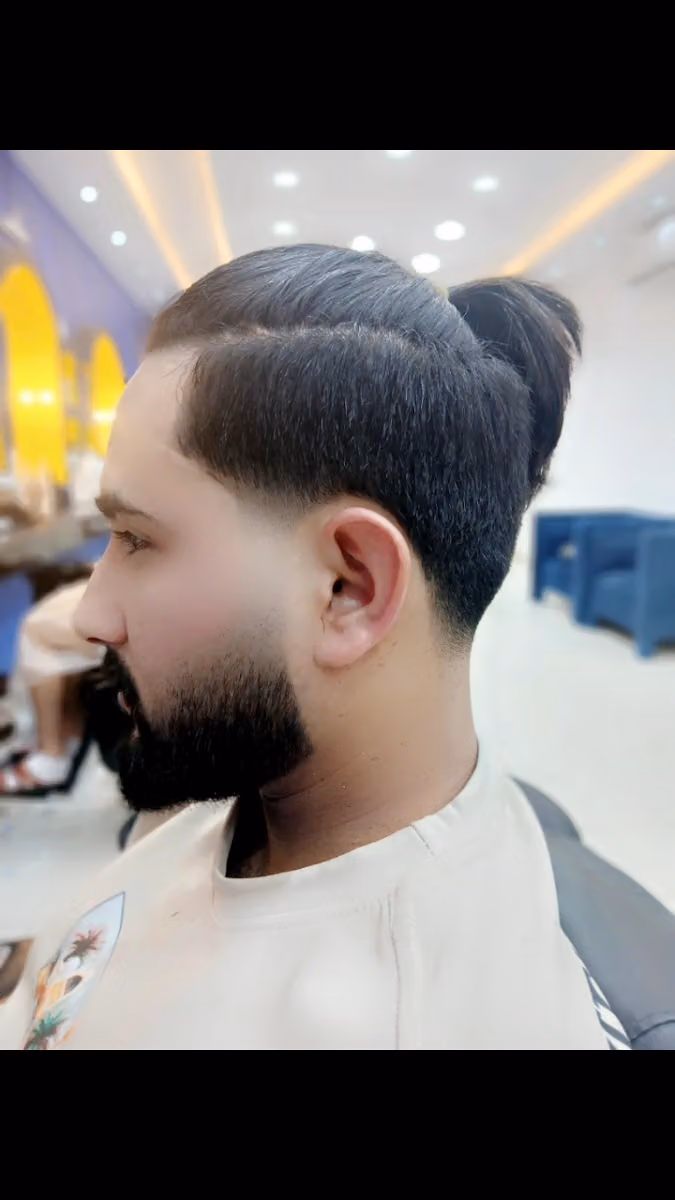 صالون حبكة شنب للحلاقه12