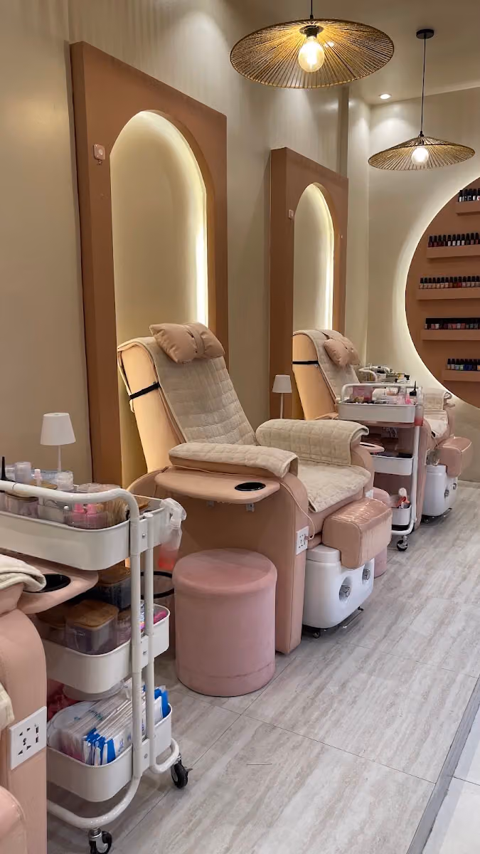 صالون جي نيلز آند سبا للأظافر Gee Nails&Spa