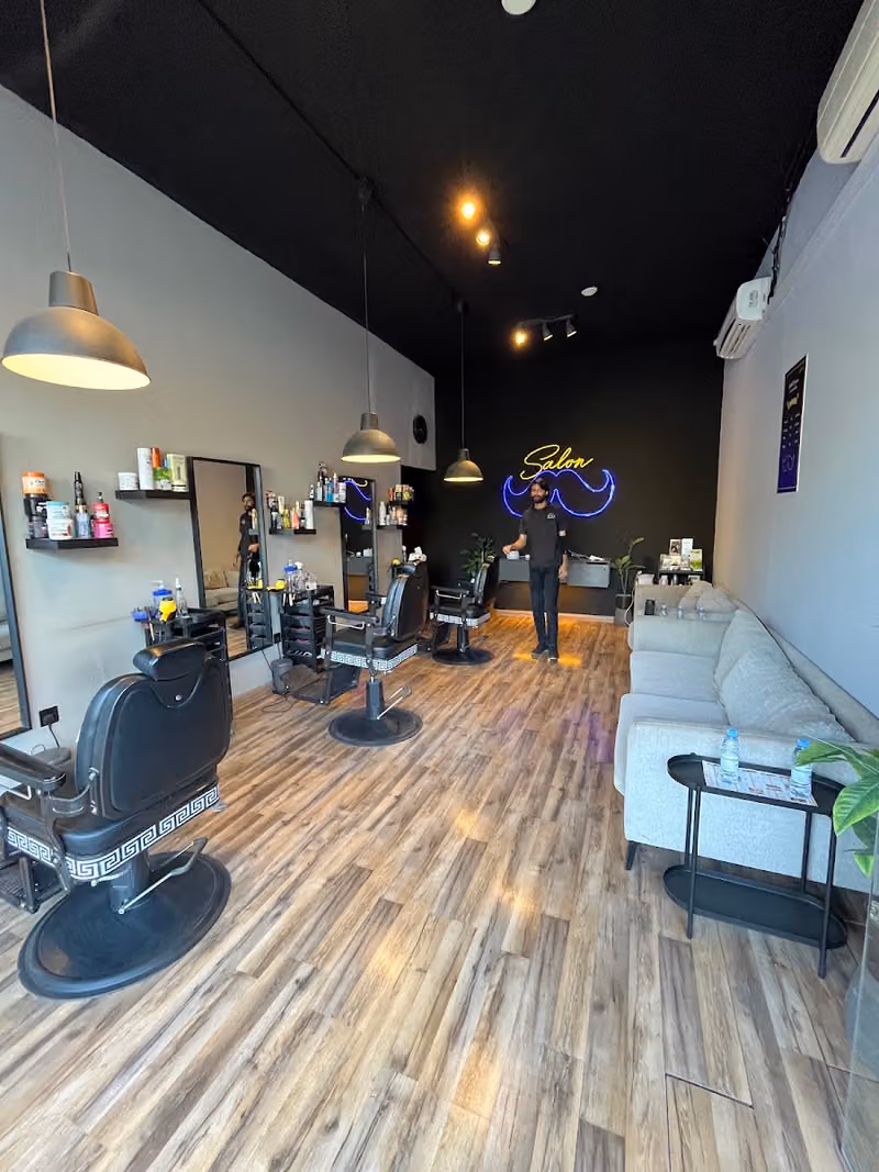 صالون للحلاقة premium mens salon/barbershop