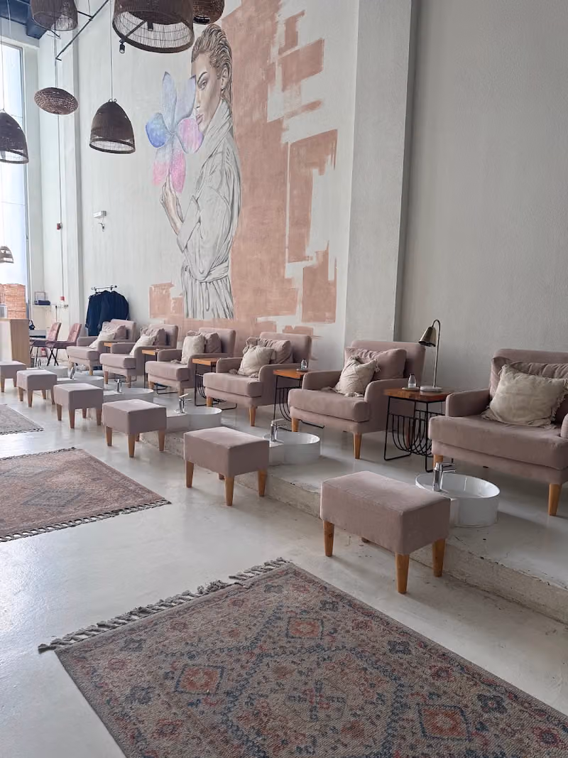 صالون ناش NASH Salon