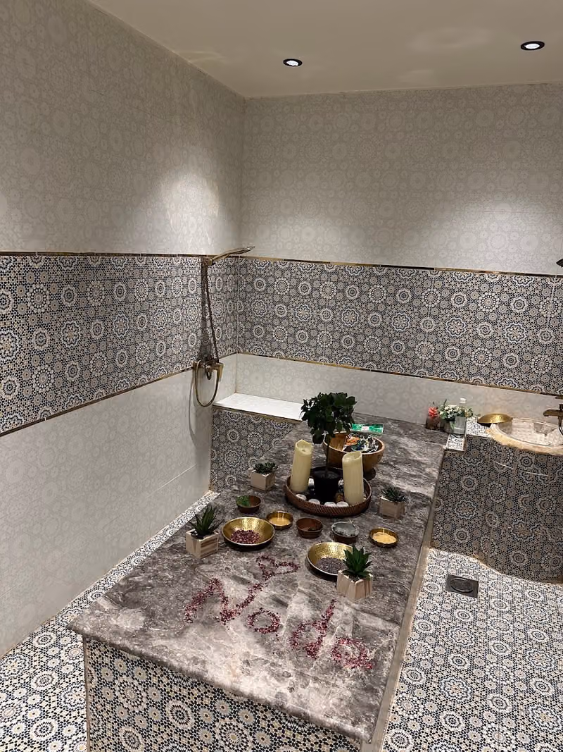 صالون تشرين الثاني November - Spa