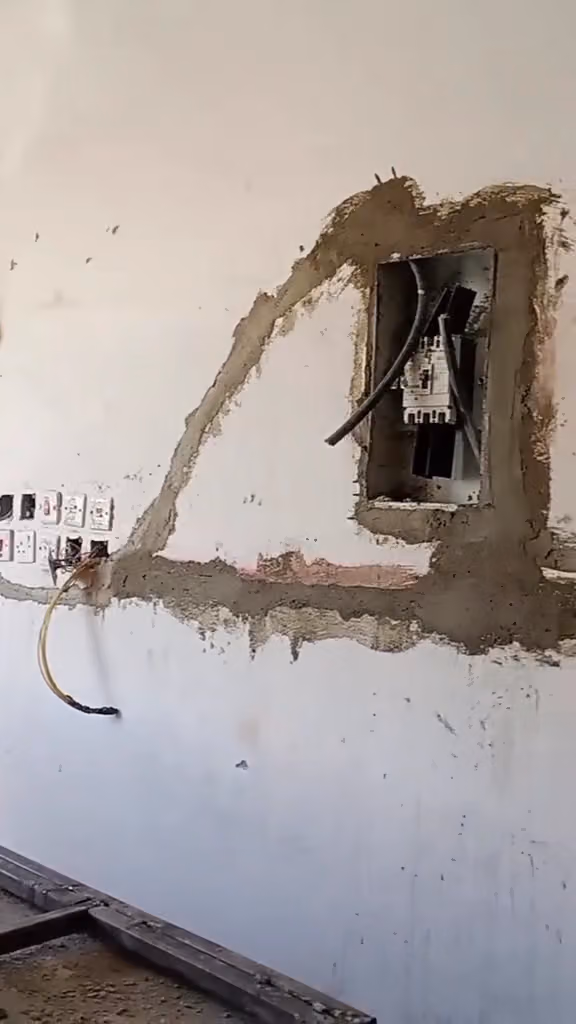سباك و كهربائي