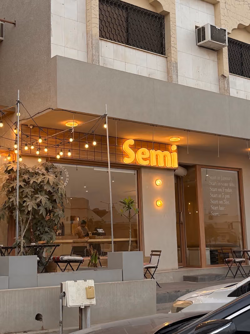 Semi specialty cafe