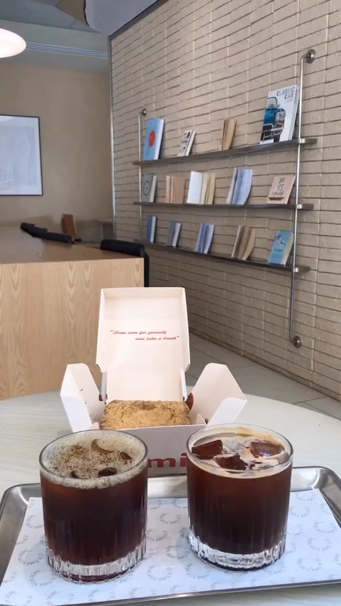 Semi specialty cafe