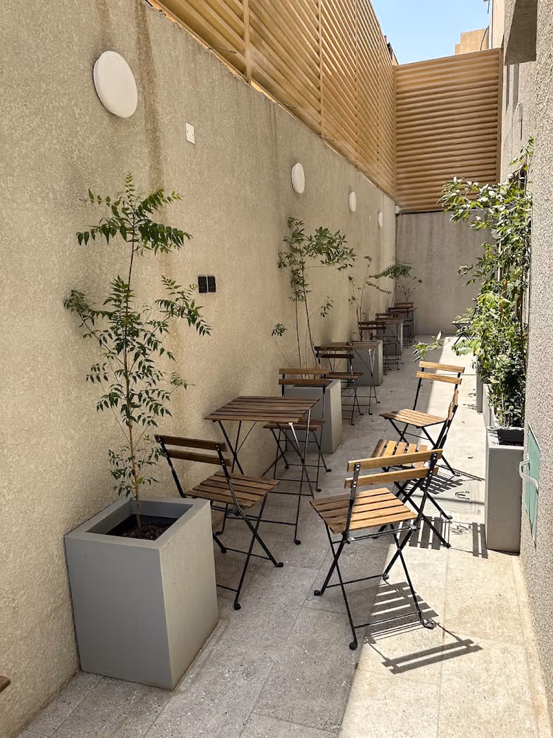 Semi specialty cafe