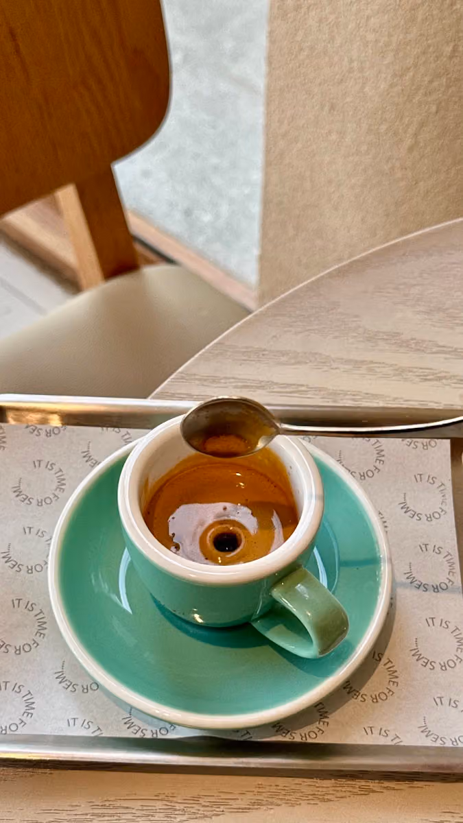 Semi specialty cafe