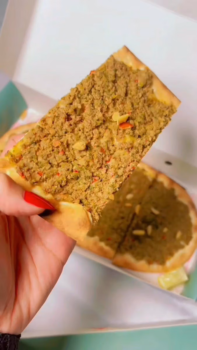 Seven Pies ( سيفن بايز )