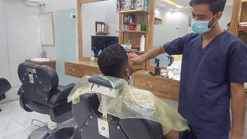 SEVEN SCISSORS SALOON