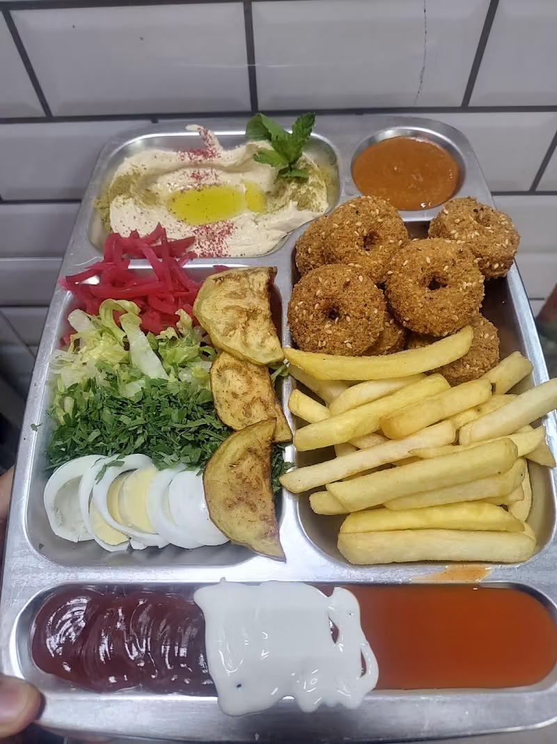 شعبيات وفلافل مشتاق
