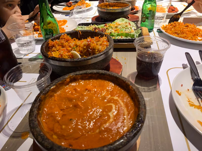 مطعم شاروخان العالمي