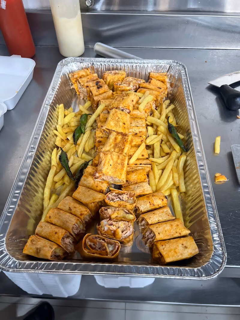 شاورما عجيبة النهضة