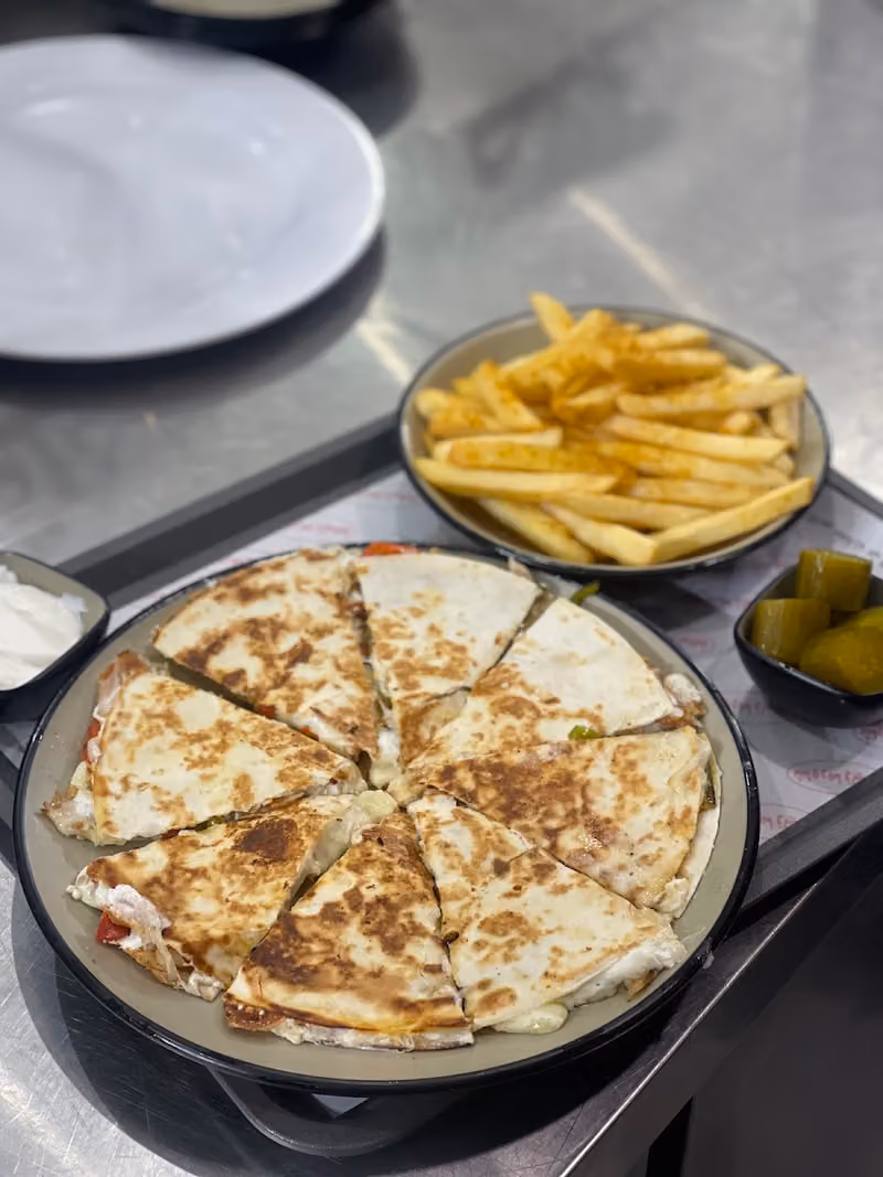 شاورما زليخة SHAWARMA ZLIKHA